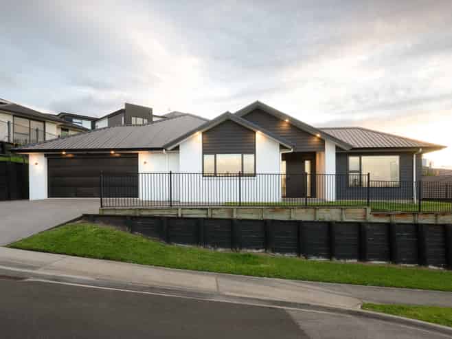 24 Drower Glen, Flagstaff