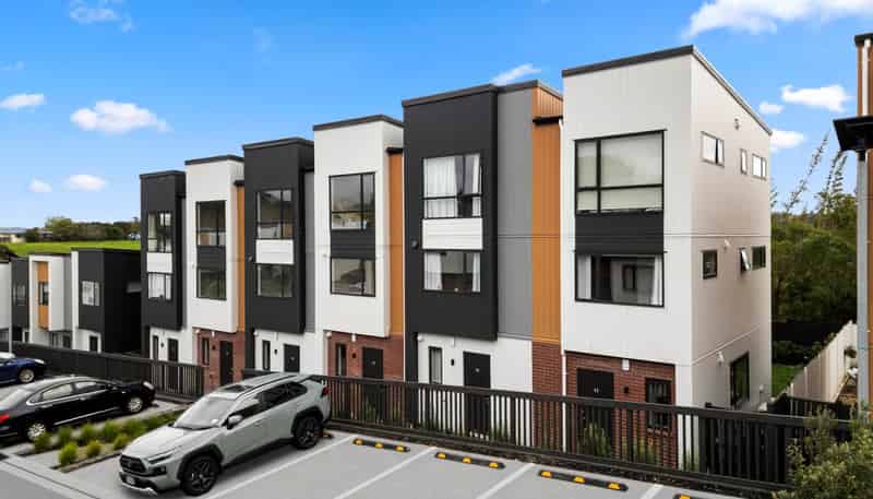 21 Don Oliver Lane, Glen Eden