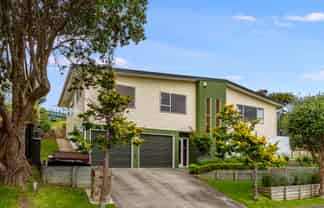 129 Kahu Road, Paremata