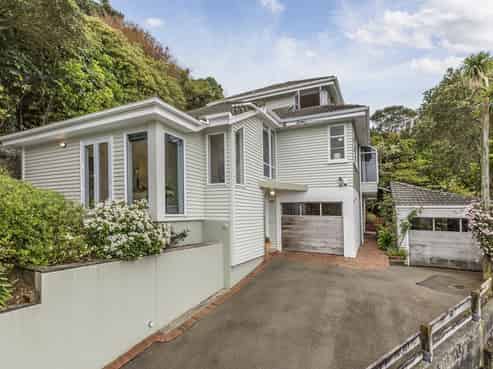 68 Chamberlain Road, Karori