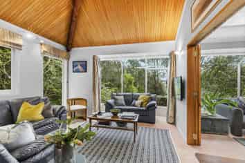 68 Chamberlain Road, Karori