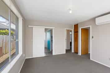 2/78 Barton St Woolston, Woolston