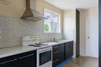 1019 Saint Aubyn Street West, Hastings