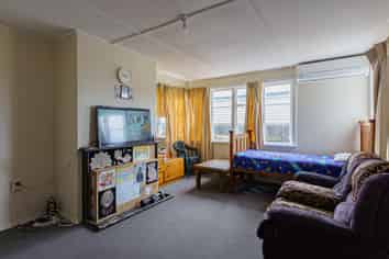 1019 Saint Aubyn Street West, Hastings