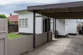 1019 Saint Aubyn Street West, Hastings