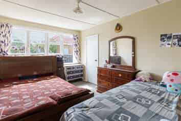 1019 Saint Aubyn Street West, Hastings