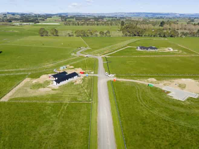 11 Tirohanga Lane, Aorangi