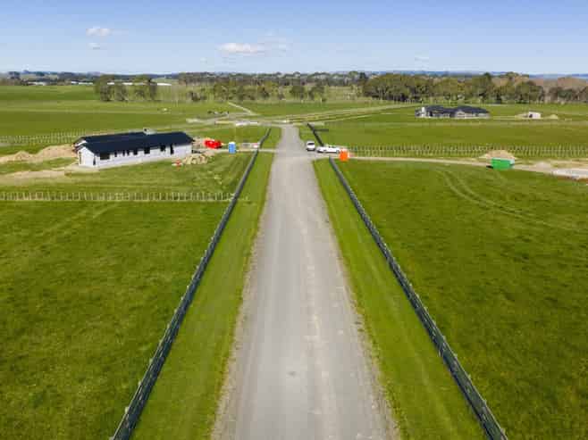 11 Tirohanga Lane, Aorangi