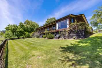 21 Deer Park Road, Cheviot