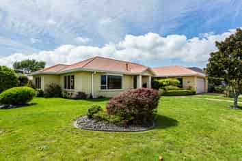 2 Terry Lane, Paraparaumu Beach