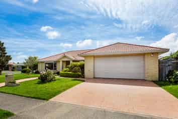 2 Terry Lane, Paraparaumu Beach