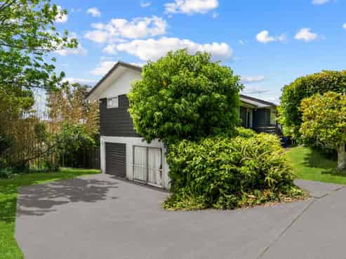 6 Theban Place, Totara Vale