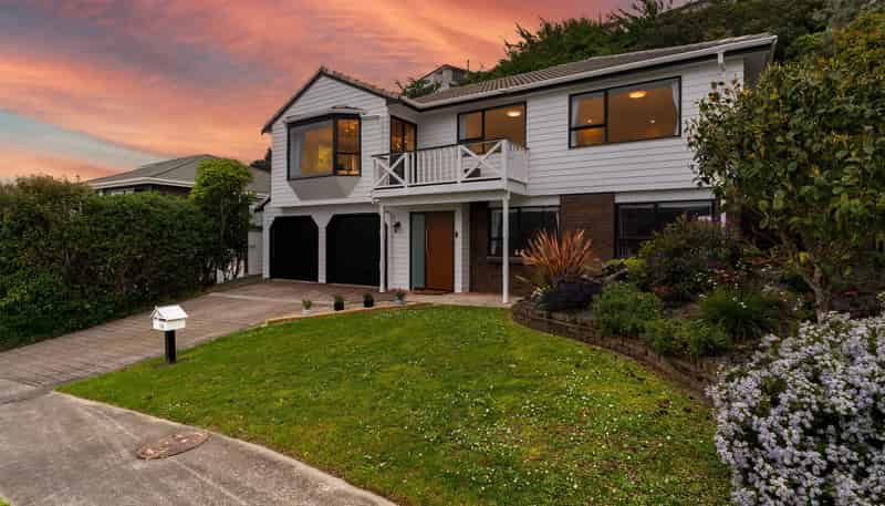 16 Ordley Grove, Tawa