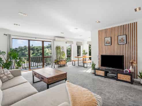 95 Dowse Drive, Maungaraki