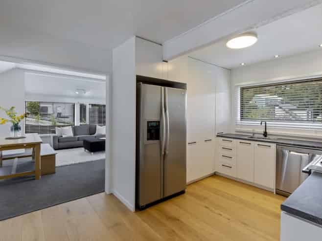 24 Williams Street, Sunshine Bay