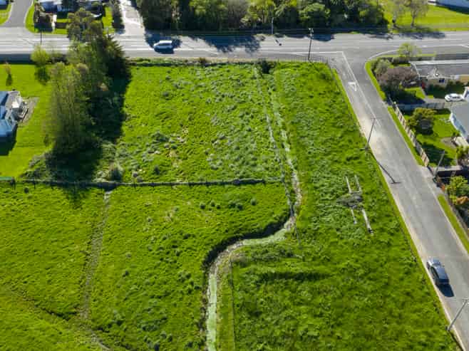 211 & 213 Bridge Street, Bulls