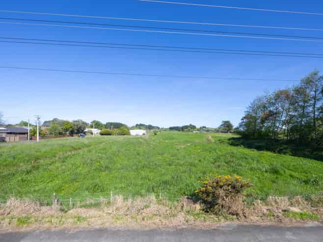 211 & 213 Bridge Street, Bulls