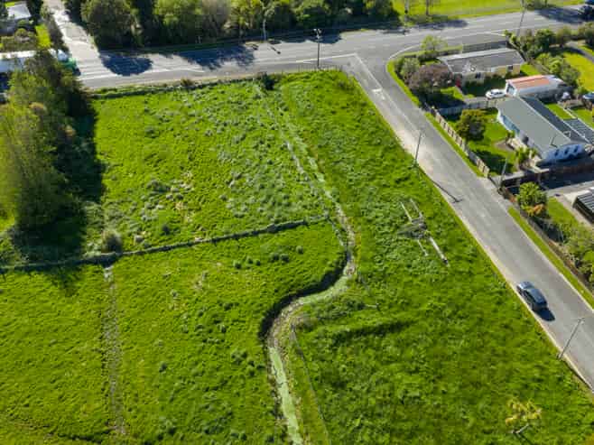 211 & 213 Bridge Street, Bulls