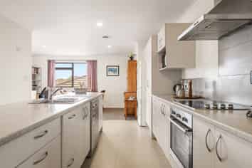 2 Austen Way, Hairini