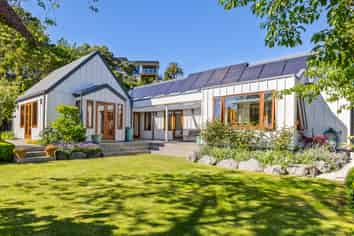 24B Soleares Avenue, Mount Pleasant