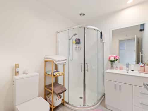 9/376 Worcester Street, Linwood