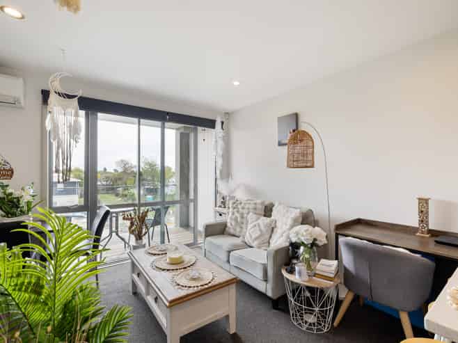 9/376 Worcester Street, Linwood