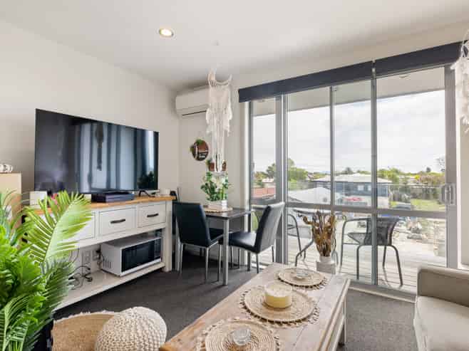 9/376 Worcester Street, Linwood