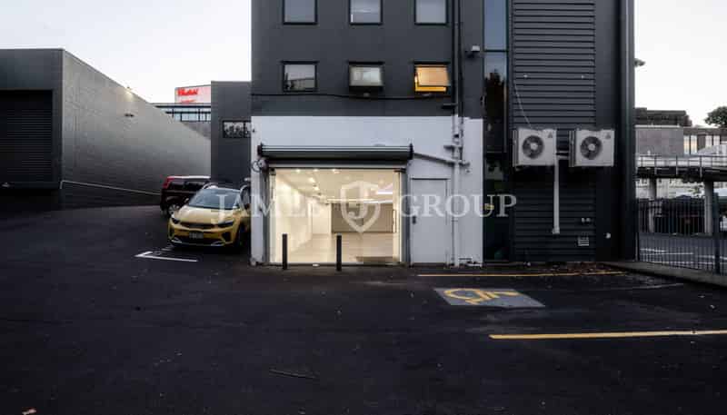 402 Broadway, Newmarket
