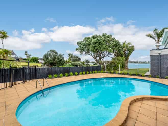 16A Oleander Point, Farm Cove