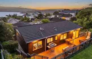 2/75 Eskdale Road, Papakowhai