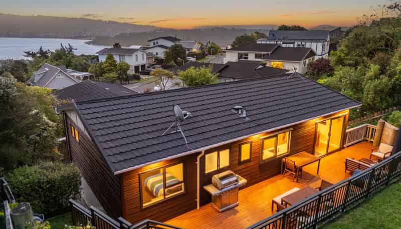 2/75 Eskdale Road, Papakowhai