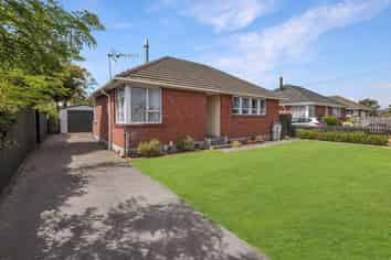 6 Avro Crescent, Hornby