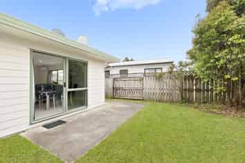 27 Aaron Place, Brookfield