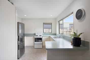 27 Aaron Place, Brookfield