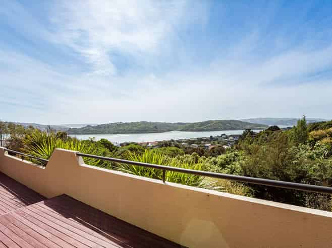 35 Halladale Road, Papakowhai