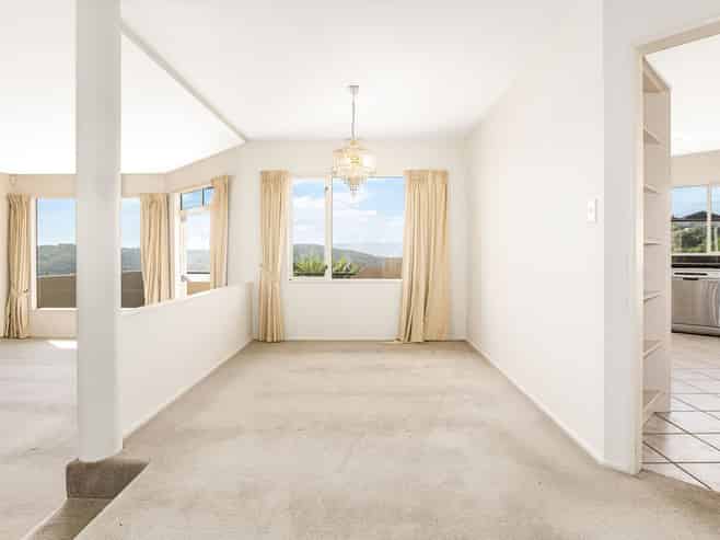 35 Halladale Road, Papakowhai