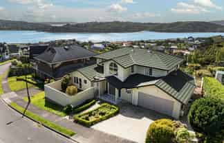 35 Halladale Road, Papakowhai