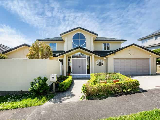 35 Halladale Road, Papakowhai