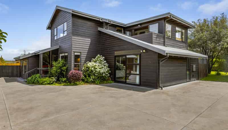 51 Kahurangi Drive, Rangatira Park