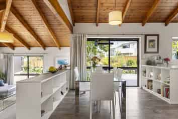 51 Kahurangi Drive, Rangatira Park