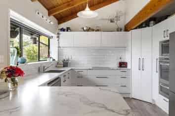 51 Kahurangi Drive, Rangatira Park