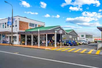 Outstanding Milford Investment - Paulo Café