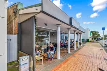 Outstanding Milford Investment - Paulo Café