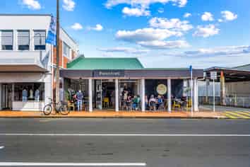Outstanding Milford Investment - Paulo Café