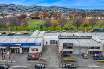 High-profile warehouse/showroom on Brougham Street