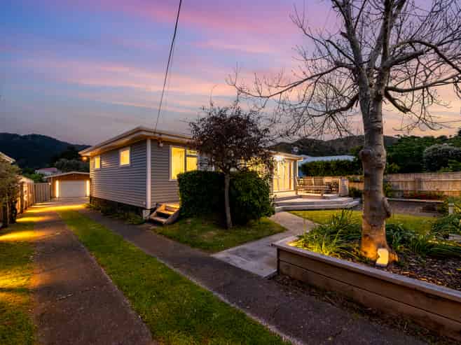 9 Clarkes Crescent, Paekakariki