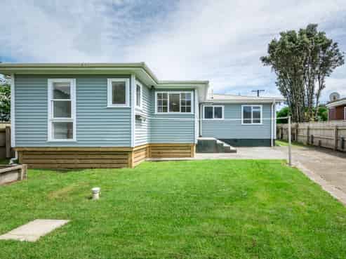 9 Clarkes Crescent, Paekakariki