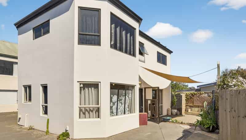 2/44 Shakespeare Road, Waltham