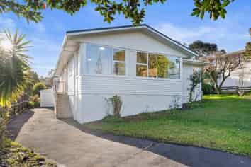 14 Juniper Road, Sunnynook