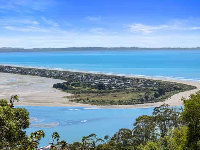 16 Starwood Lane, Clifton